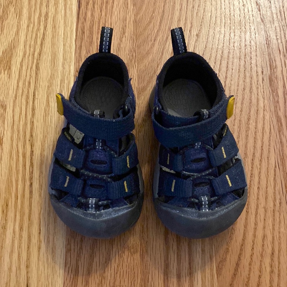 Keen sandals. Baby size 5.